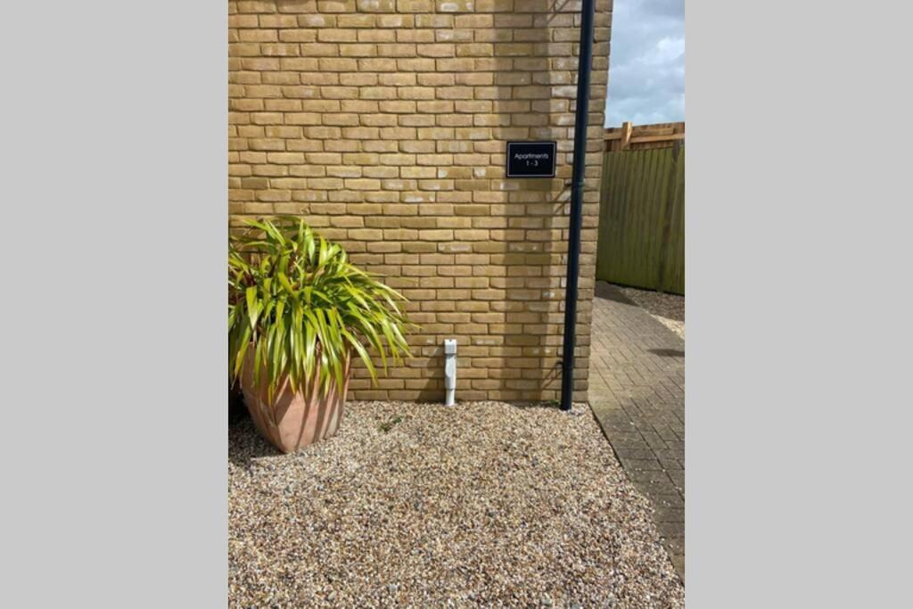 Sunny Spacious Apartment 2 Minutes From The Beach! Southend-on-Sea Exterior foto