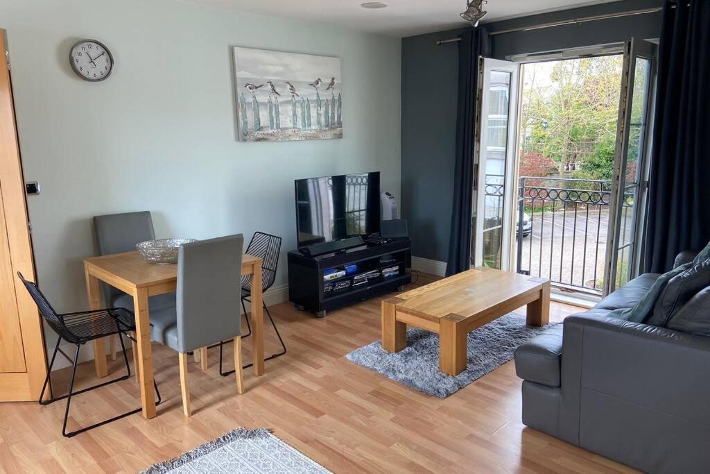 Sunny Spacious Apartment 2 Minutes From The Beach! Southend-on-Sea Exterior foto